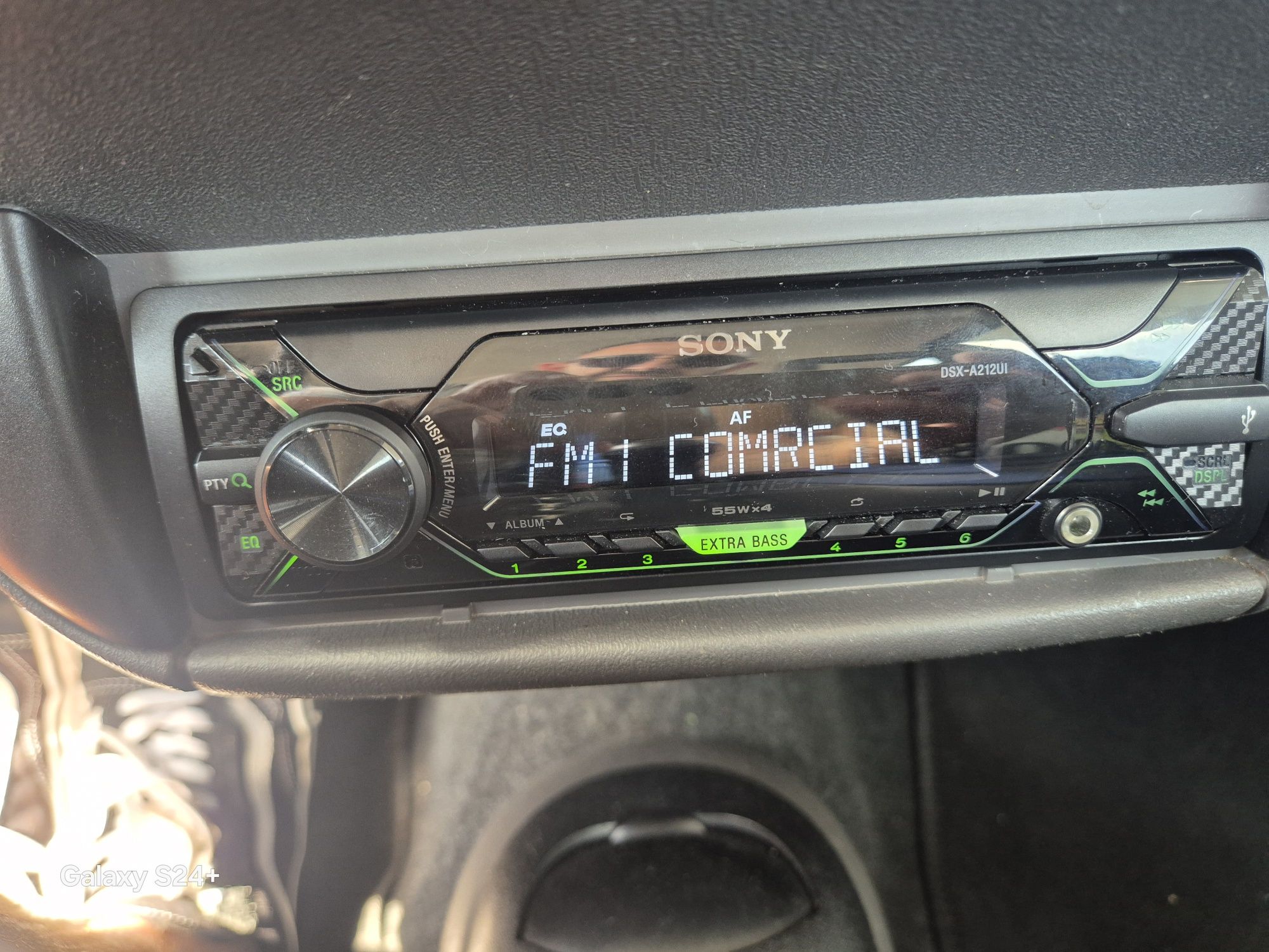 Vendo autoradio Sony impecável