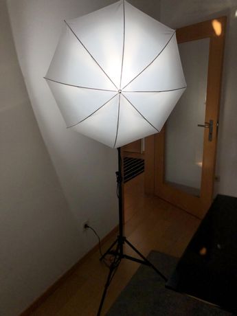 Conjunto iluminação para estúdio - lâmpadas + tripés + sombrinhas