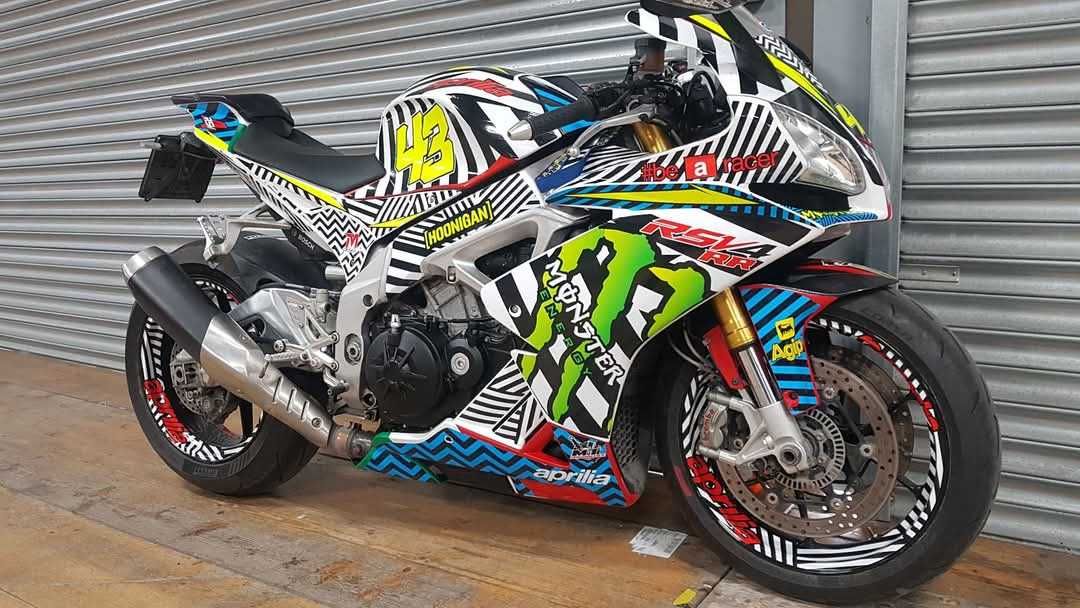 Aprilia rsv4 rr 2015