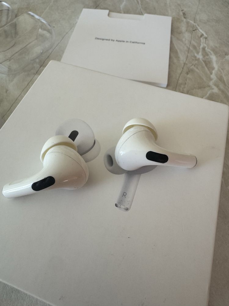 AirPods Pro оригінал + кейс + чохол