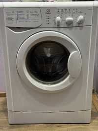 Машинка пральна Indesit на деталі Не робочий стан