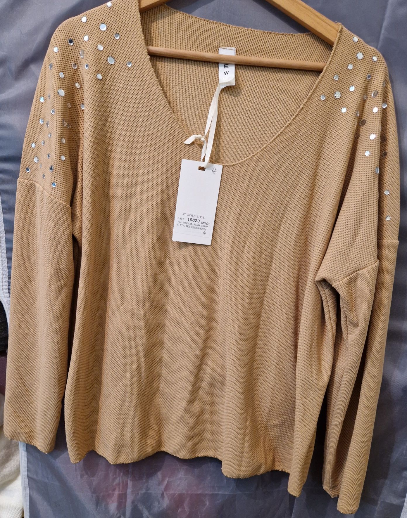 Vendo blusa nova com etiqueta