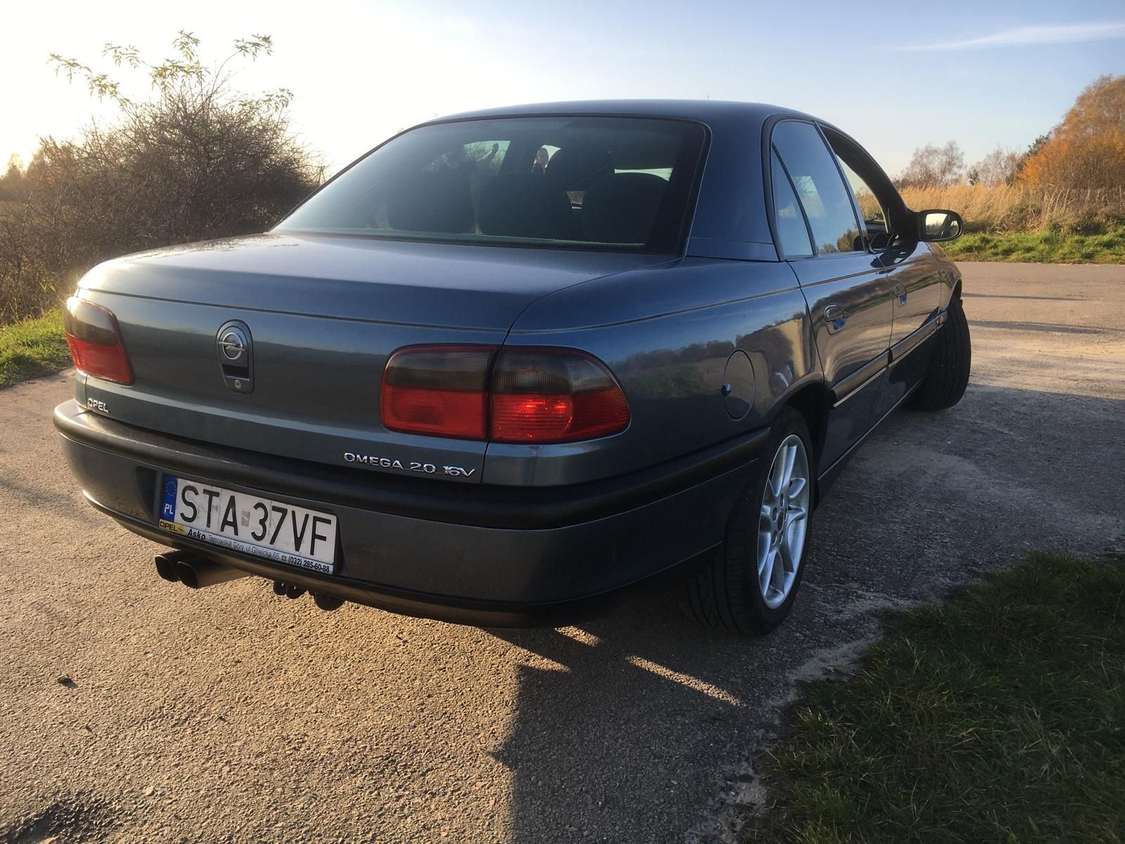 Opel Omega B sedan  2.0. 16v 136 km , 97r.