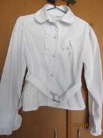Біла блузка з довгим рукавом