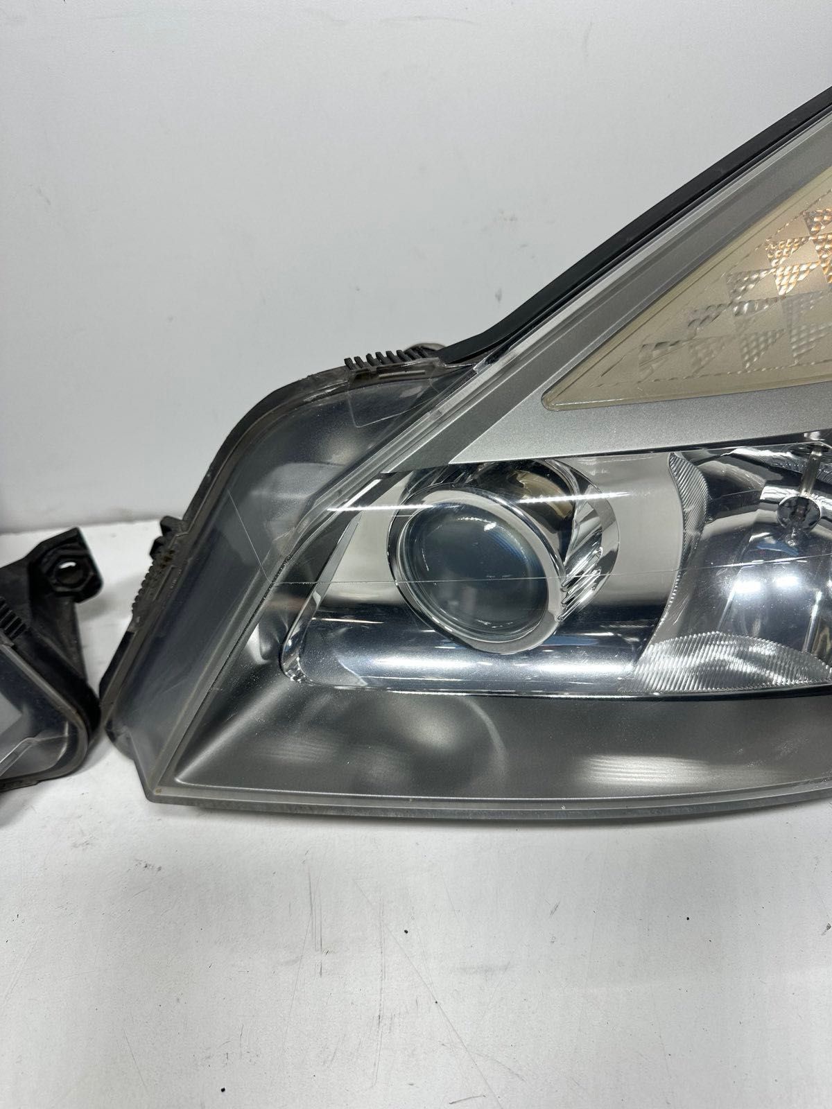 Renault Espace IV 4 Lampy Przód Przednie Xenon Komplet Lewa+Prawa EU