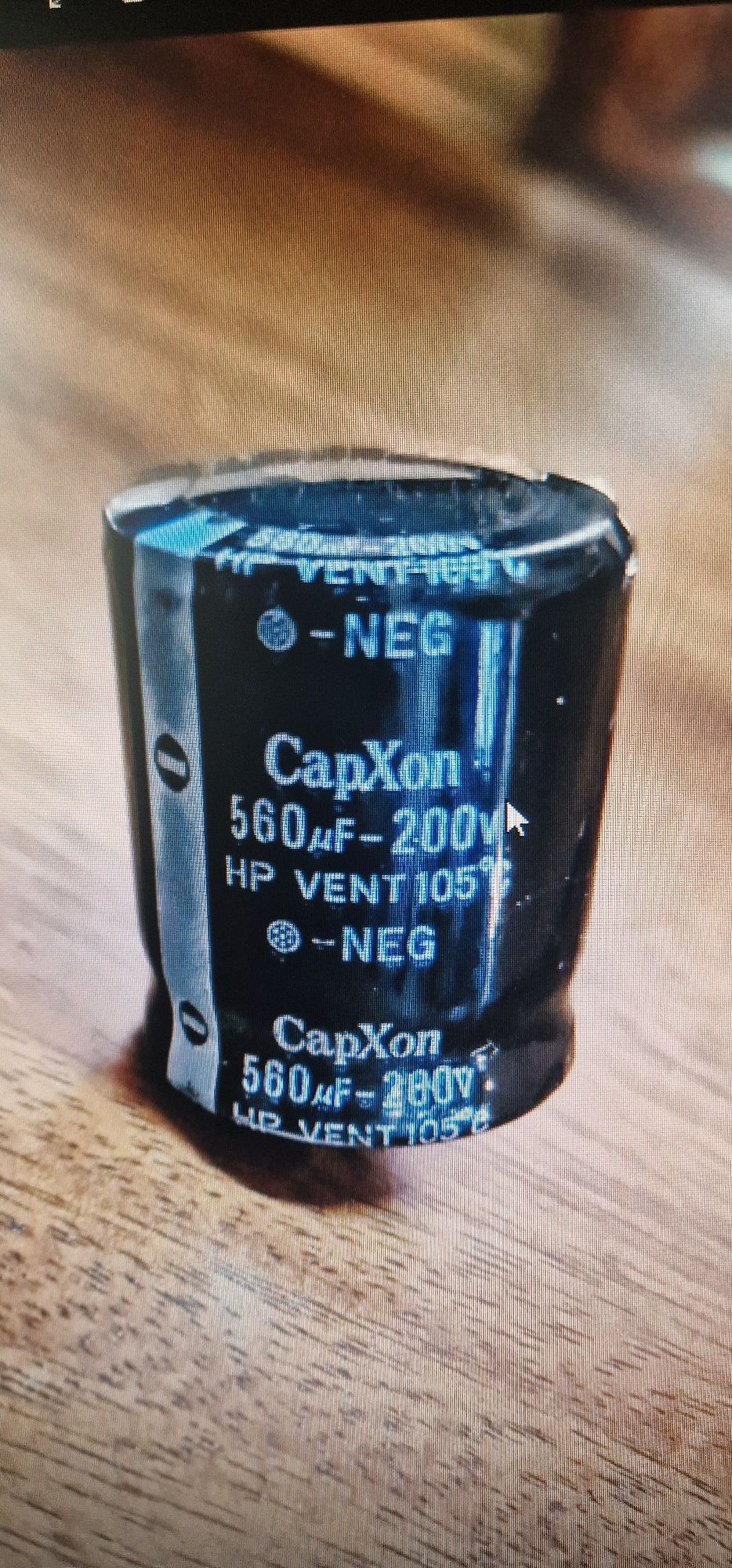 Kondensator 560uf 200V 105C