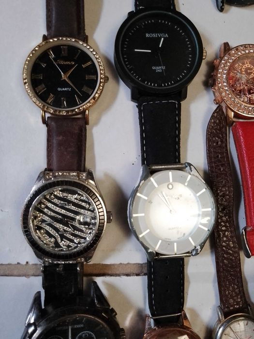 Продаются часы на запчасти или на восстановления