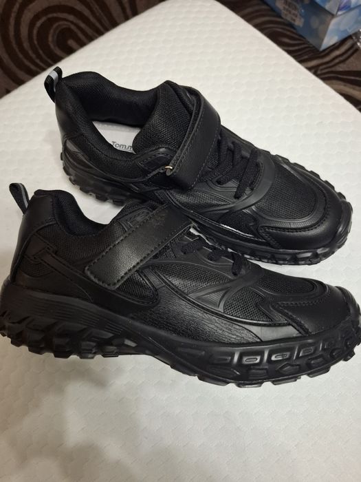 Кроссовки для мальчика р.36 (23см)