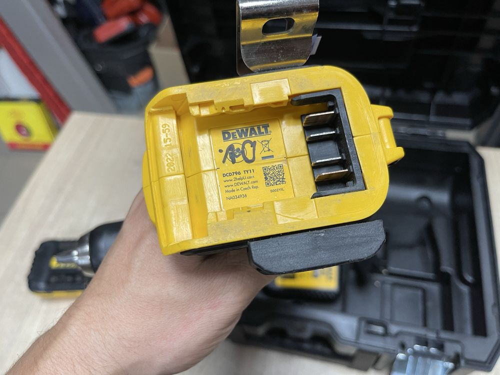 Dewalt DCD796 / вживаний, безщітковий шурупокрут Девольт