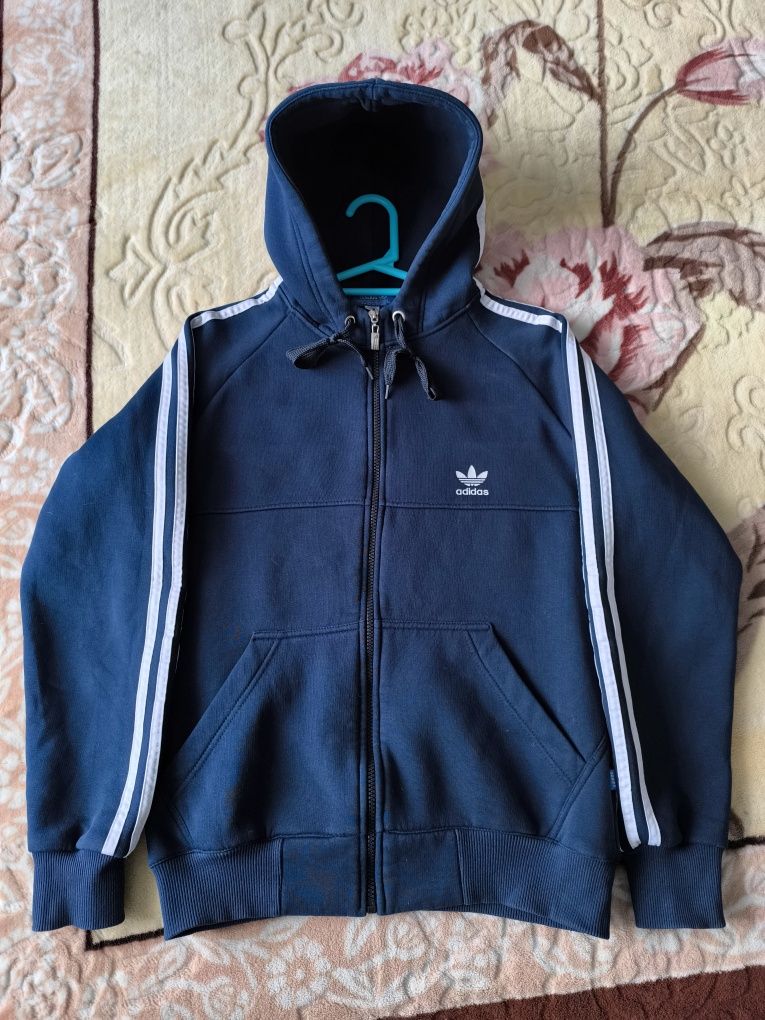 Продам кофту Adidas
