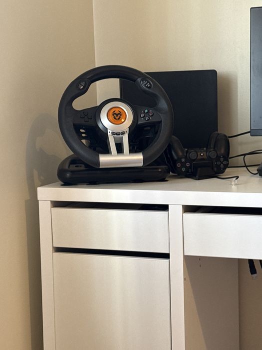 Playstation 4, com comando, carregador e volante com pedais