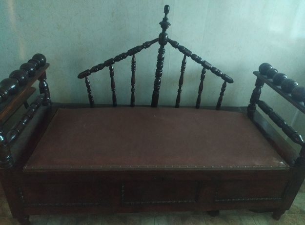 Ліжко сундук 19 століття