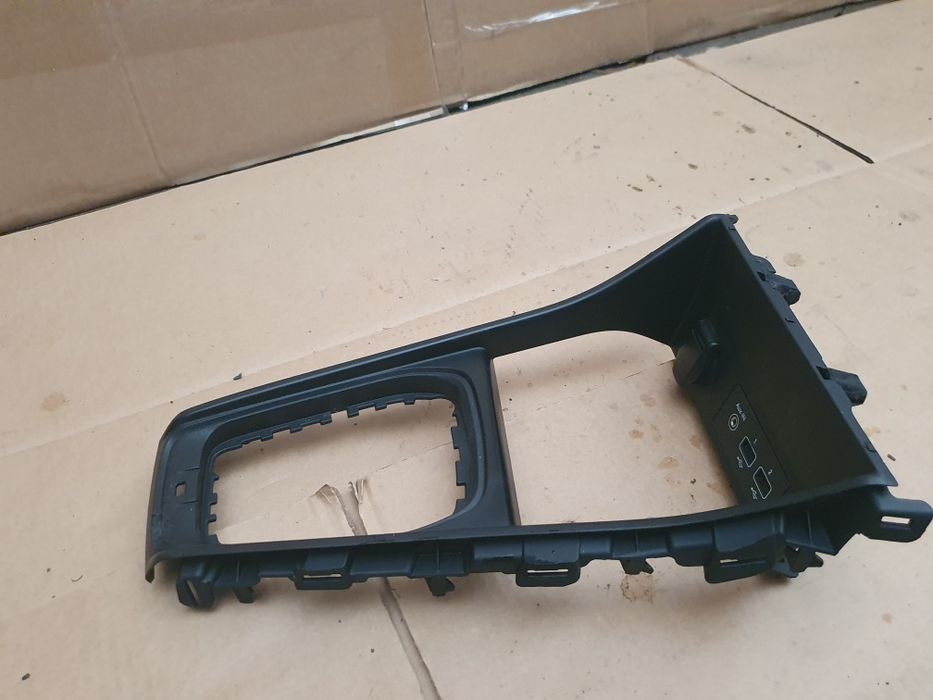 Renault Captur II tunel środkowy Góra osłona 2019-