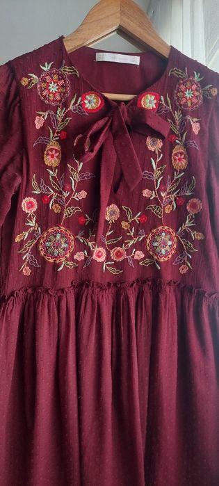 Elegancka bordowa sukienka mini rozkloszowana Zara S 36 hafty wzory