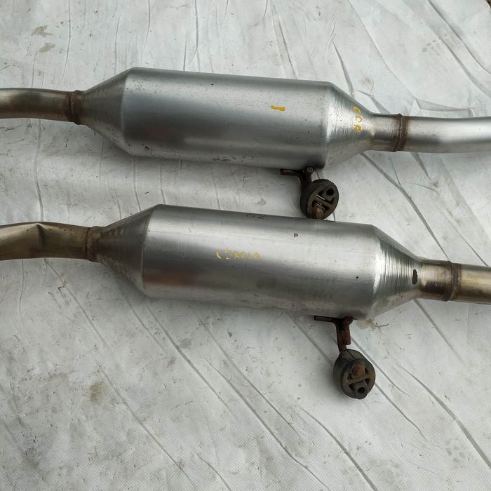 27 тис.км глушитель бочка Toyota Corolla 150 задня частина глушника