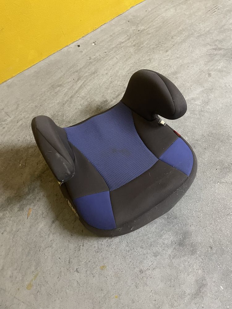 Assento elevatório auto