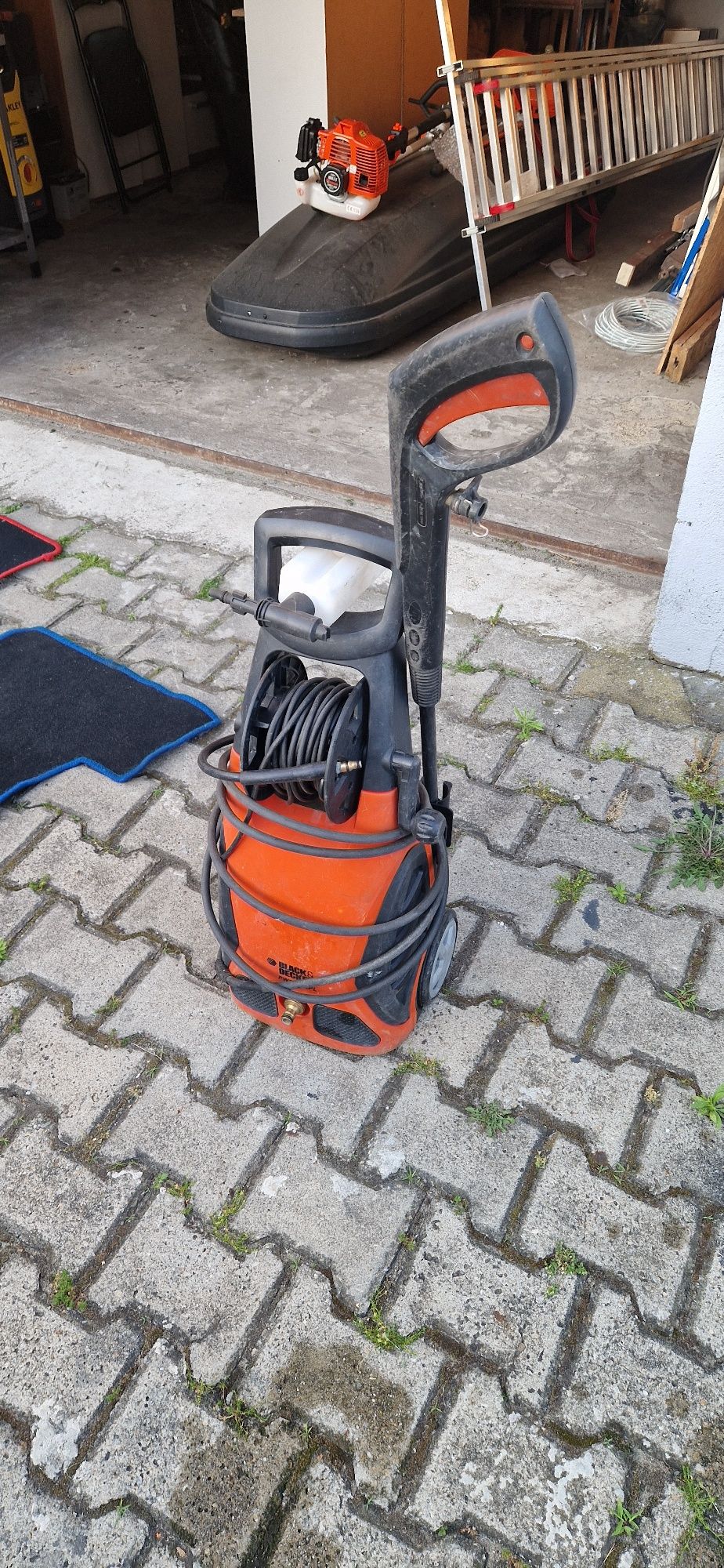 Myjka ciśnieniowa.