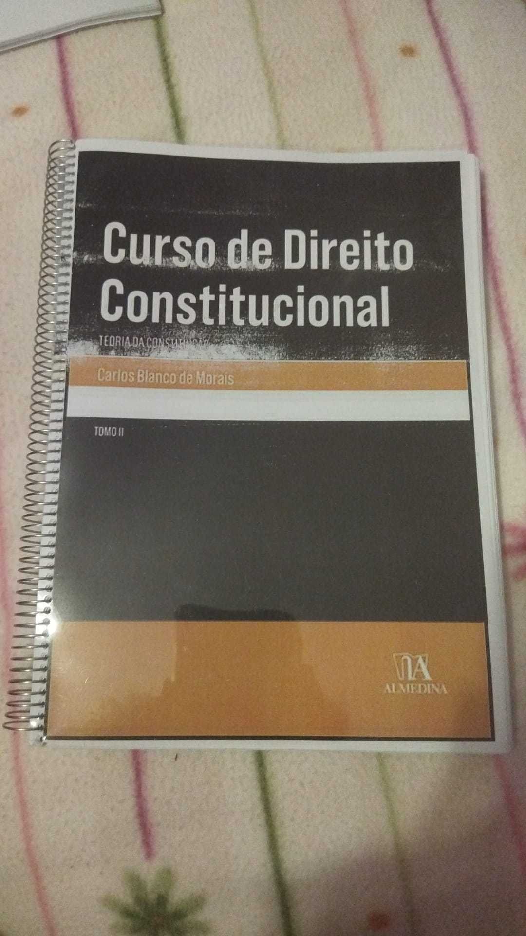 Livro de Direito Constitucional - 1º Ano do Curso de Direito da FDUL