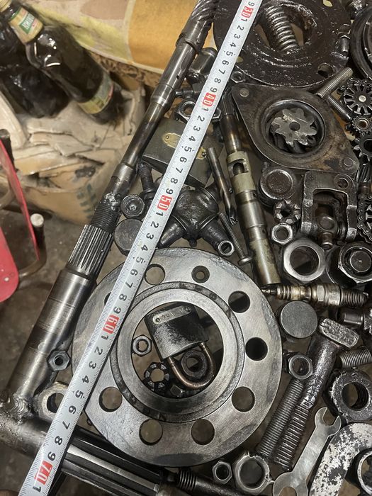 Стол в стиле стимпанк из автомобильных деталей лофт