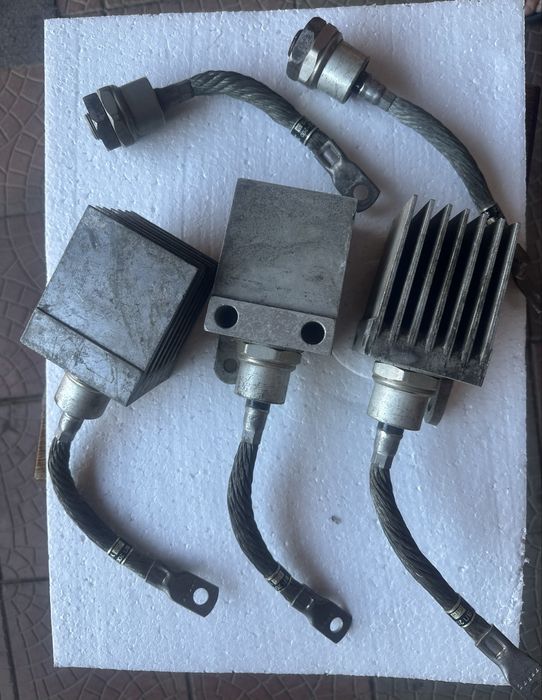 Продам діоди радіатори