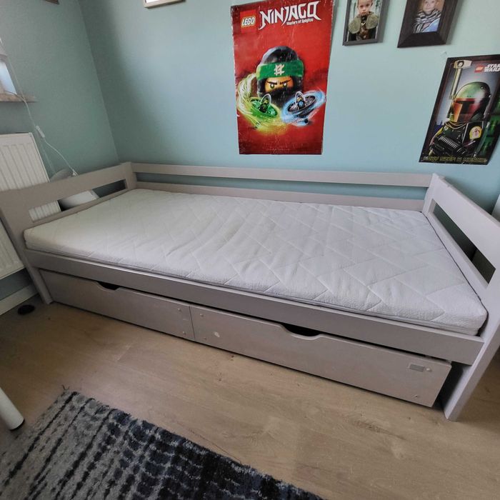 Sprzedam Łóżko sosnowe 185x85, gratis materac i 2 pojemne szuflady