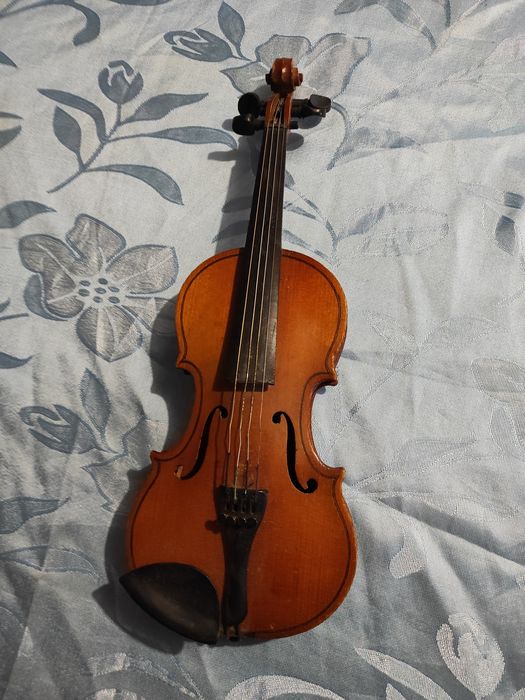 Продам скрипку .
