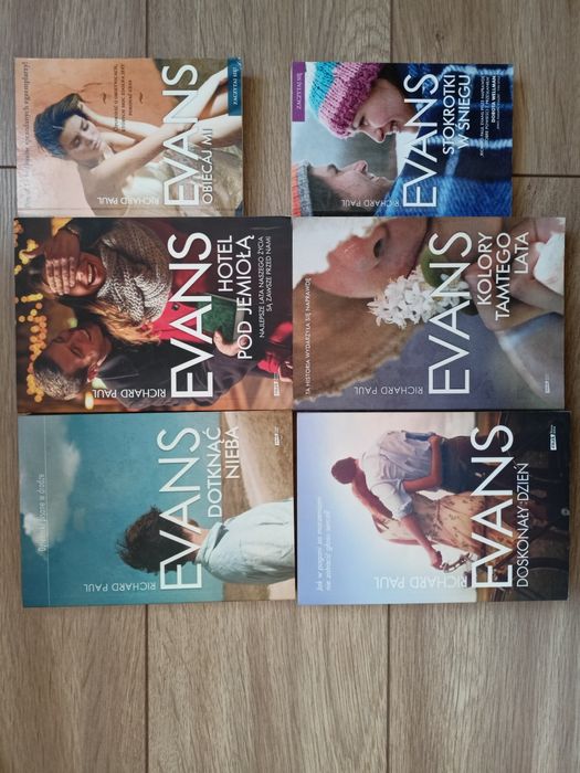 Evans. Doskonały dzień. Hotel pod jemiołą. Dotknąć nieba. Stokrotki w