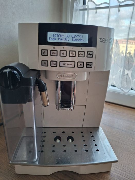 Ekspres ciśnieniowy do kawy DeLonghi Magnifica S 1450W