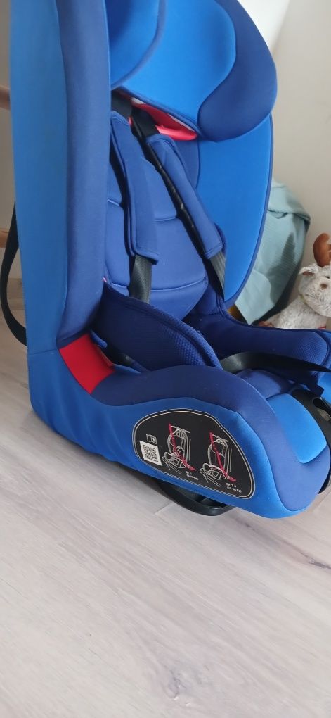 Автокрісло chicco 9-36 кг