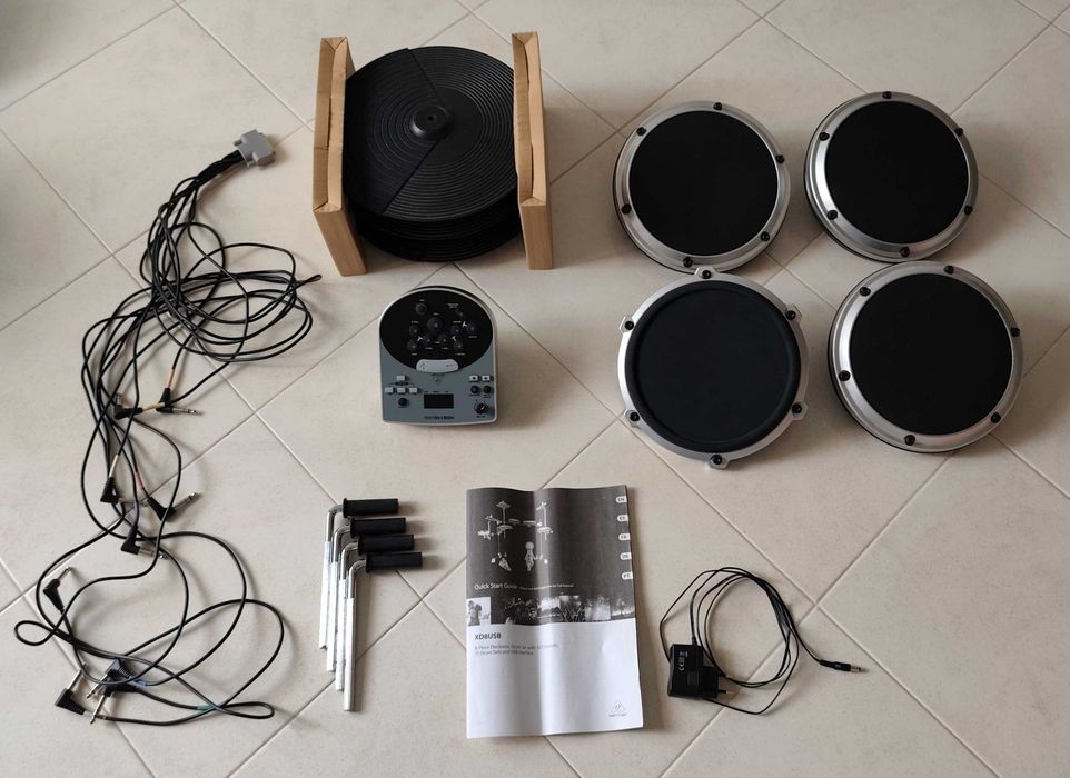 Bateria Eletrónica Behringer XD8USB [Usada]