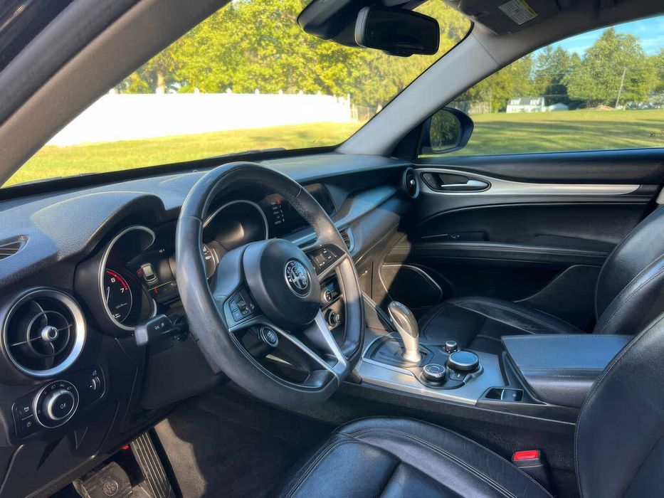 Alfa Romeo Stelvio      2018