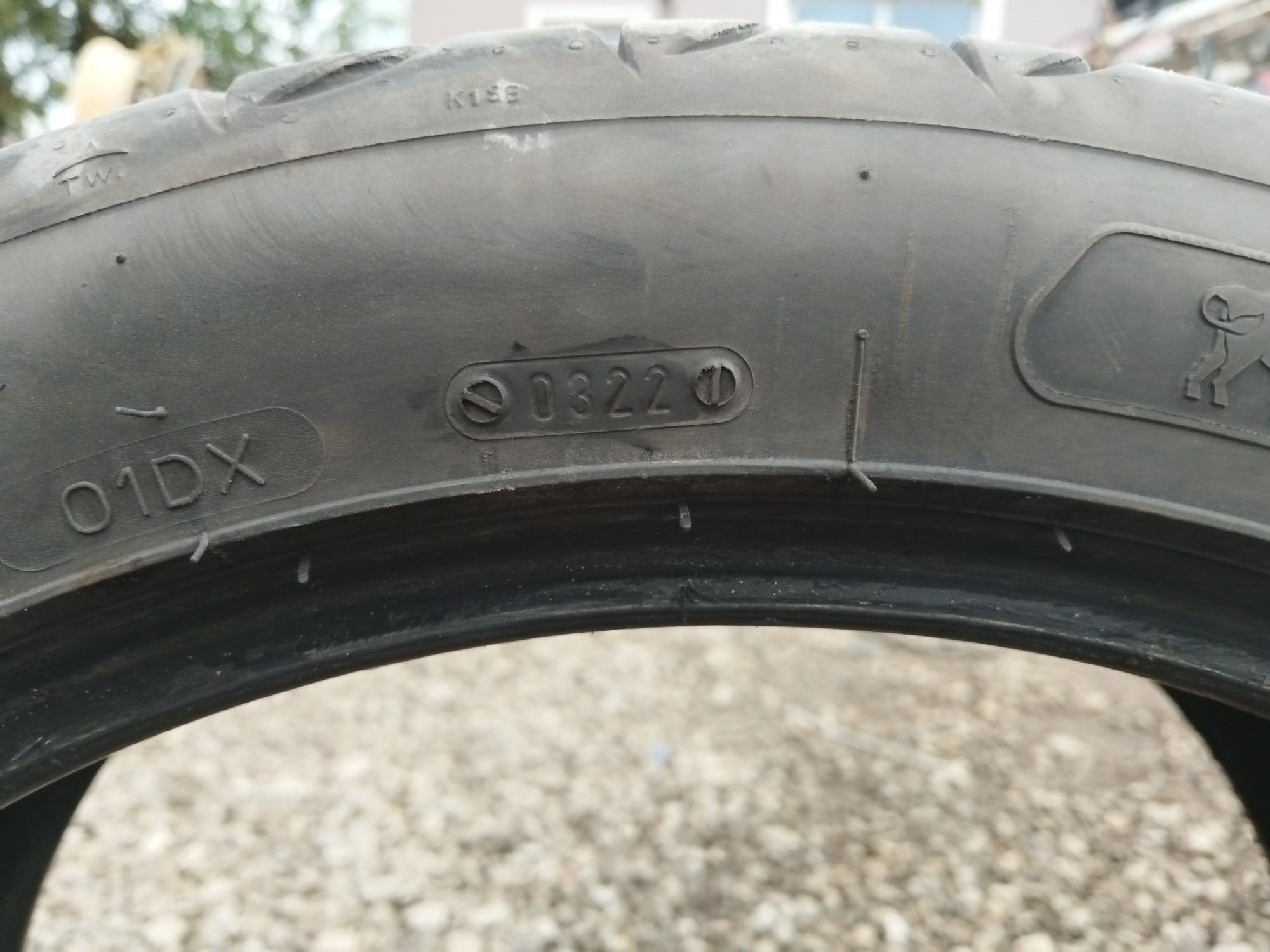 Komplet opon 225/45r19