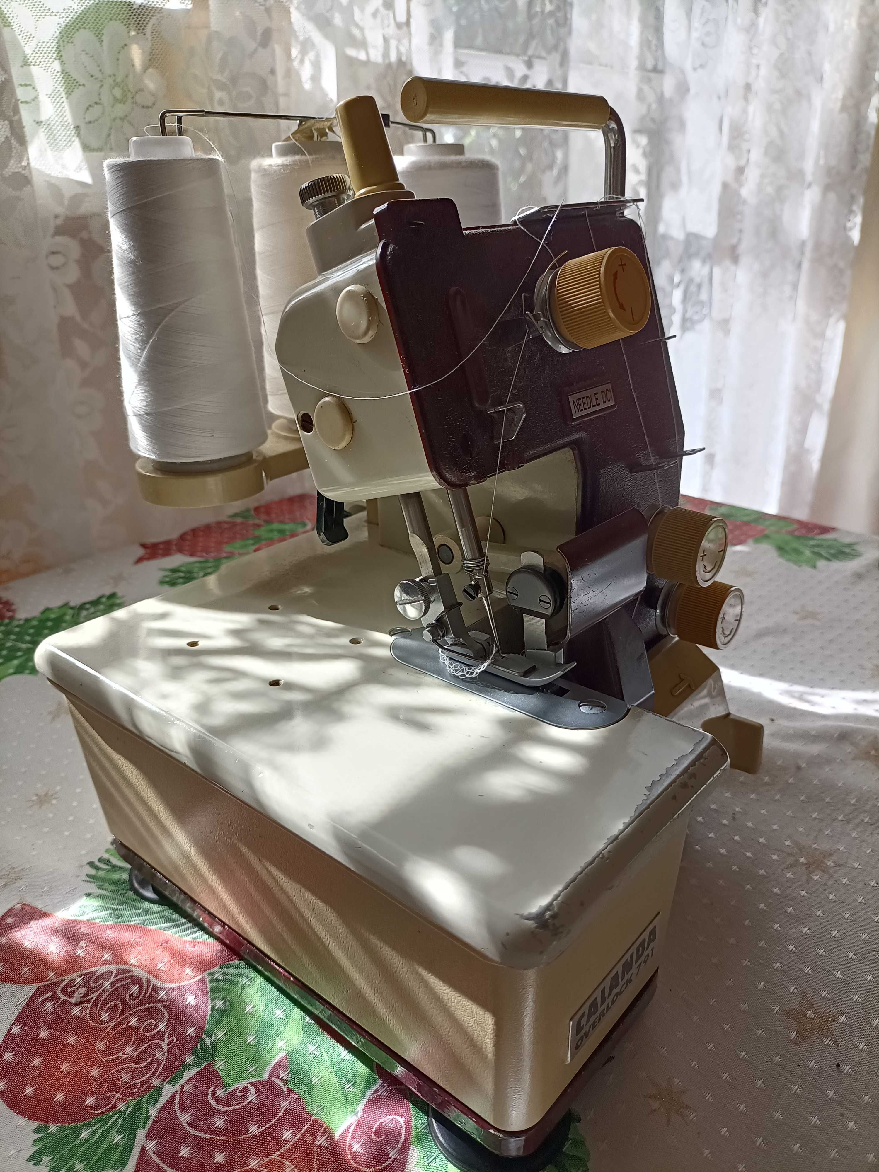 Overlock Pfaff, 3-nitkowy