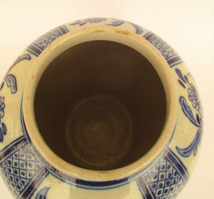 Antigo pote com tampa da Fábrica do Cavaco