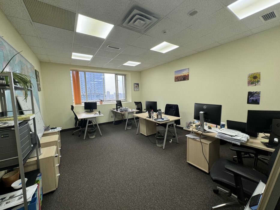 Офіс в БЦ, вул. Шовковична, метро Палац Спорту