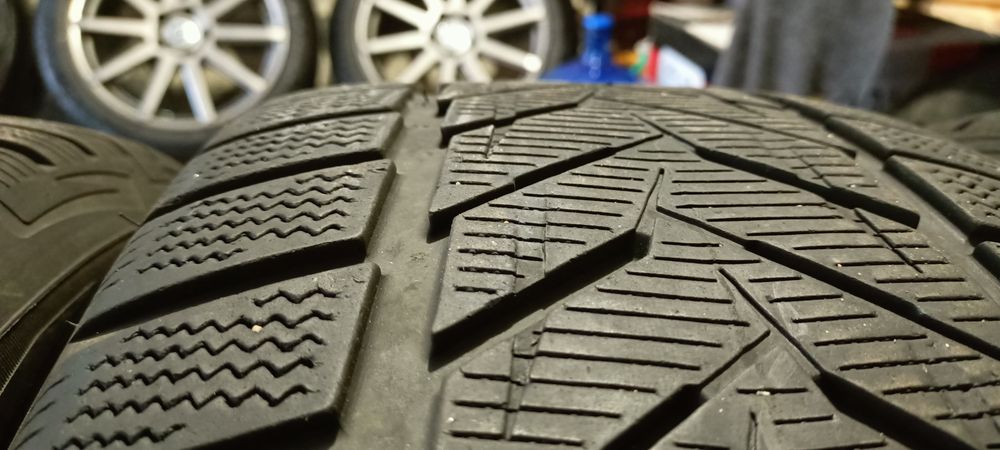 Шини зимові 255/55 R18 VREDESTEIN 2018р