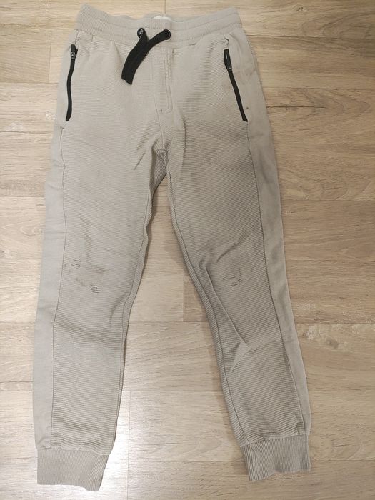 Речі на хлопчика: штани Zara, піжамні флісові, кофта з динозаврами