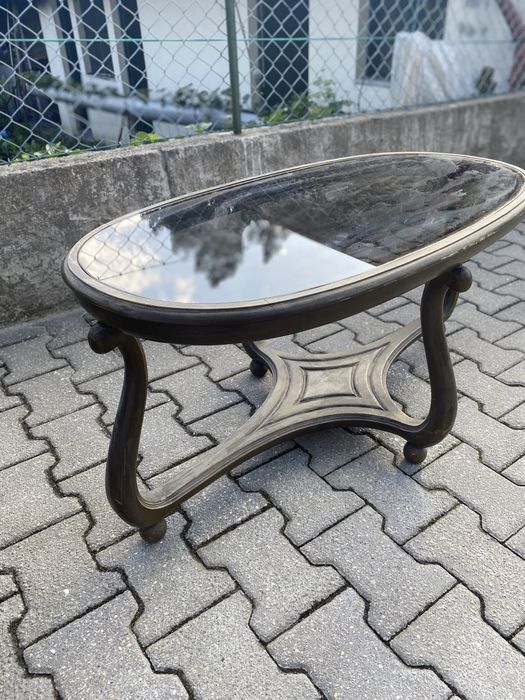 Mesa em maseira com tampo em vidro