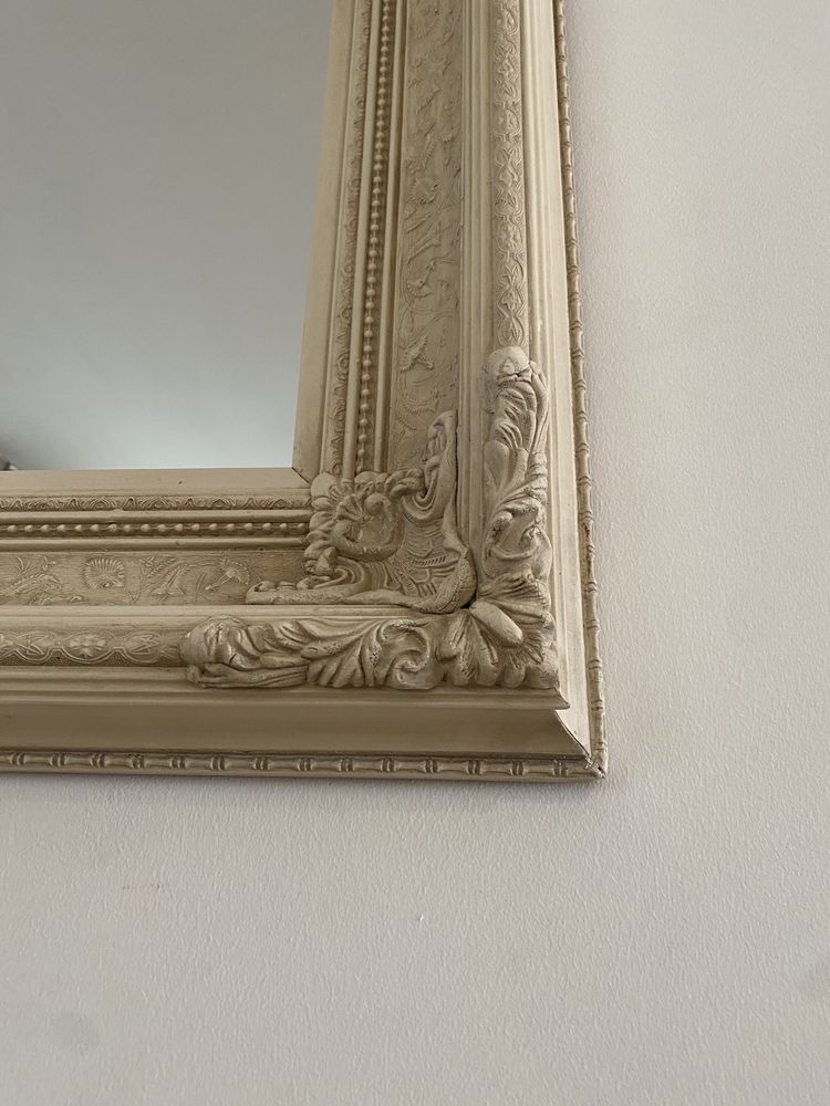 Espelho com moldura