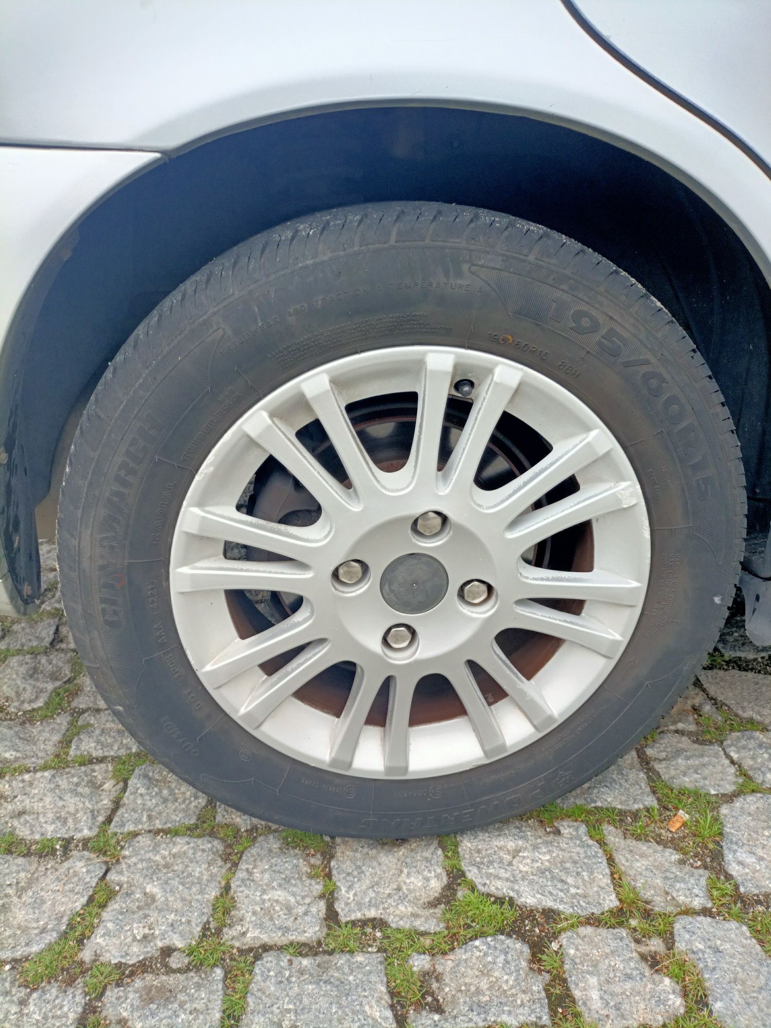 4 Jantes R15" 4x114.3 com pneus