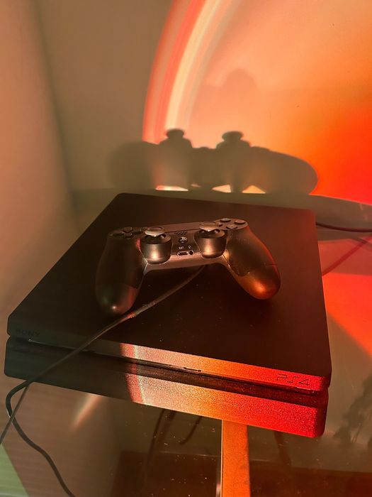 PlayStation 4 (500 GB) Como nova