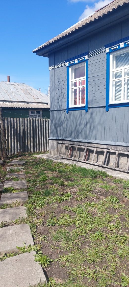 Продається будинок в житловому стані з земельною ділянкою у м. Конотоп