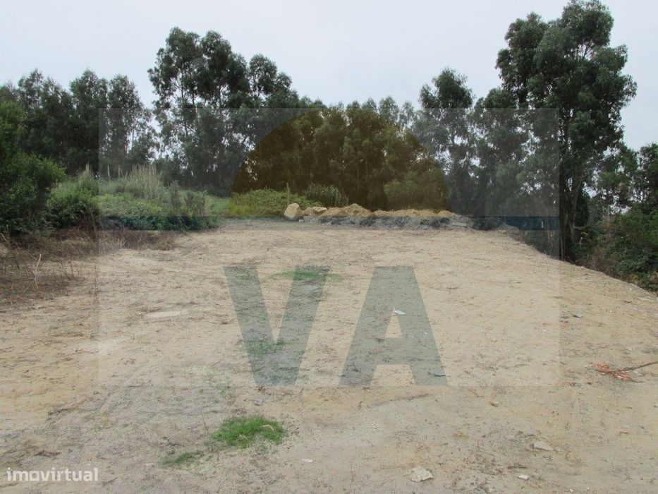 Terreno Para Construção de Moradia Unifamiliar/ Valadares