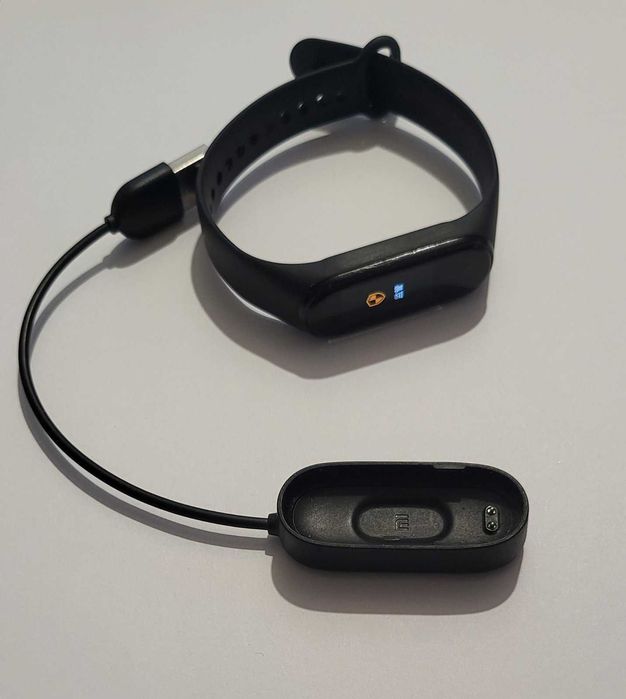 Фітнес-трекер Xiaomi Mi Smart Band 4 Black б/у