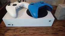 Xbox series s + 2 pady