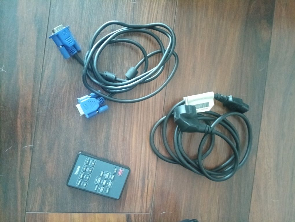 rzutnik BenQ MP575 – DLP, Full HD, komplet okablowania