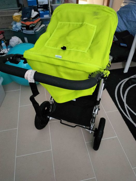 Carrinho EasyWalker com acessórios