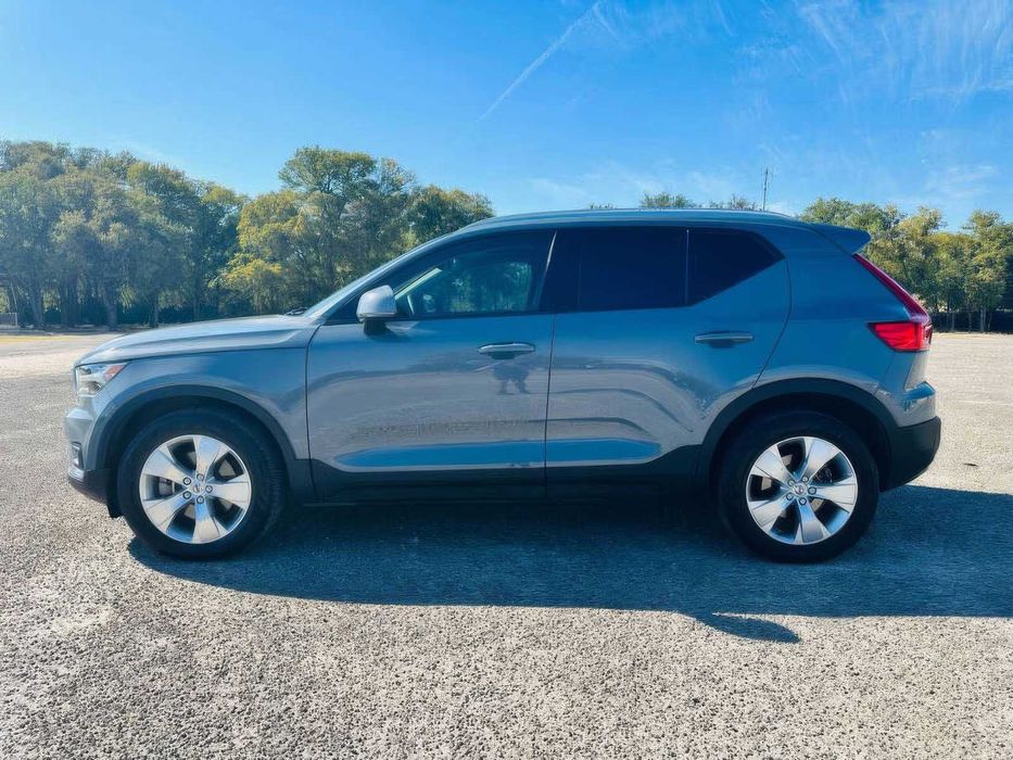 Volvo XC40      2022