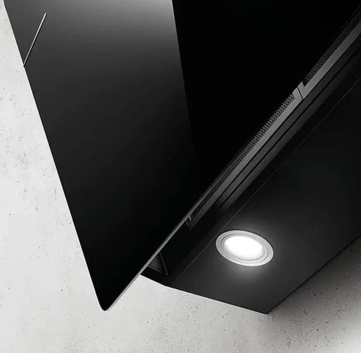 Продається італійська витяжка Elica LESSENZA BL/A/90