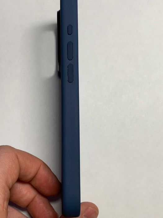 Силиконовый чехол на iPhone 15 Pro